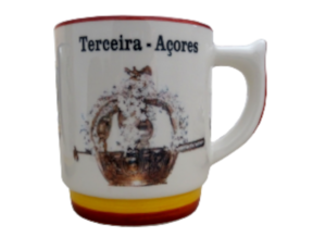 Caneca decorada em faiança motivo ilha terceira Açores 
