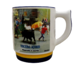 Caneca decorada em faiança motivo ilha terceira Açores