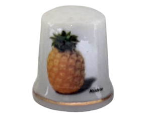 Dedal em porcelana decorado motivo ananás 