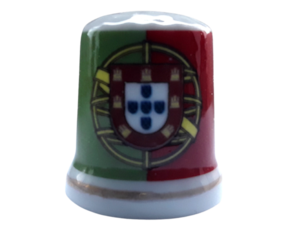 Dedal em porcelana decorado motivo bandeira de Portugal