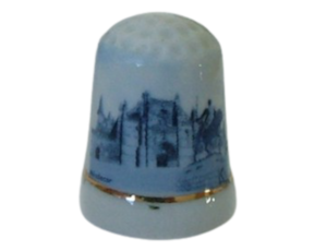 Dedal em porcelana decorado motivo Mosteiro da Batalha tom azul