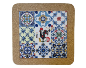 Azulejo decorado 15x15 cm com base de cortiça multi-padrão galo de Barcelos