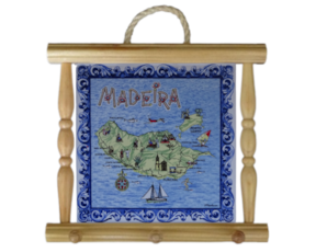 Suporte de panos em madeira natural com azulejo decorado 10x10 cm motivo arquipélago