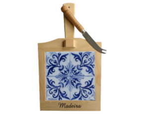 Tábua de queijo em madeira natural com azulejo decorado 10x10 cm padrão 31