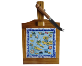 Tábua de queijo em madeira envernizada com azulejo decorado 10x10 cm mapa Açores