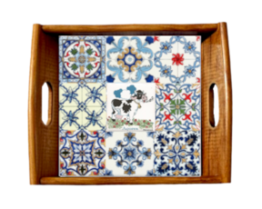 Tabuleiro asa lisa em madeira envernizada com azulejo decorado 15x15 cm multi-padrão vaquinha