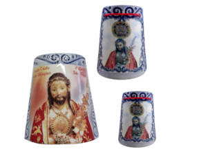 Telha em faiança decorada motivo Santo Cristo