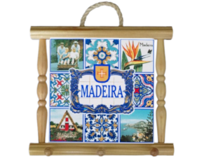 Suporte de panos em madeira natural com azulejo decorado 10*10 cm motivo paisagens arquipélago Madeira