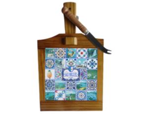Tábua de queijo em madeira natural com azulejo decorado 15*15 cm motivo São Miguel - Açores