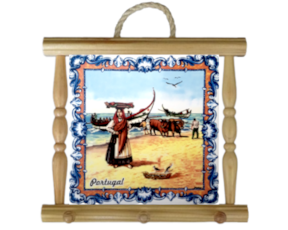 Suporte de panos em madeira natural com azulejo decorado 15*15 cm arte xávega