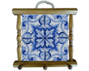 Suporte de panos em madeira envernizada com azulejo decorado 10*10 cm padrão 79A