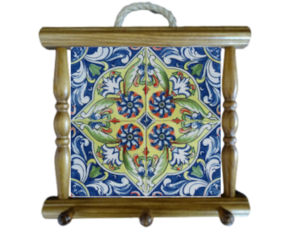 Suporte de panos em madeira envernizada com azulejo decorado 15*15 cm padrão 80