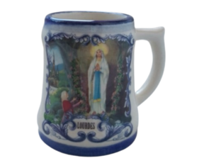 Mini caneca em faiança decorada motivo Nossa Senhora de Lourdes