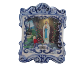 Placa quadrada em faiança decorada motivo Nossa Senhora de Lourdes