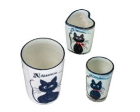Copo em faiança pintado à mão decoração gato preto
