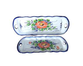 Torteira em faiança pintada à mão motivo flores cor